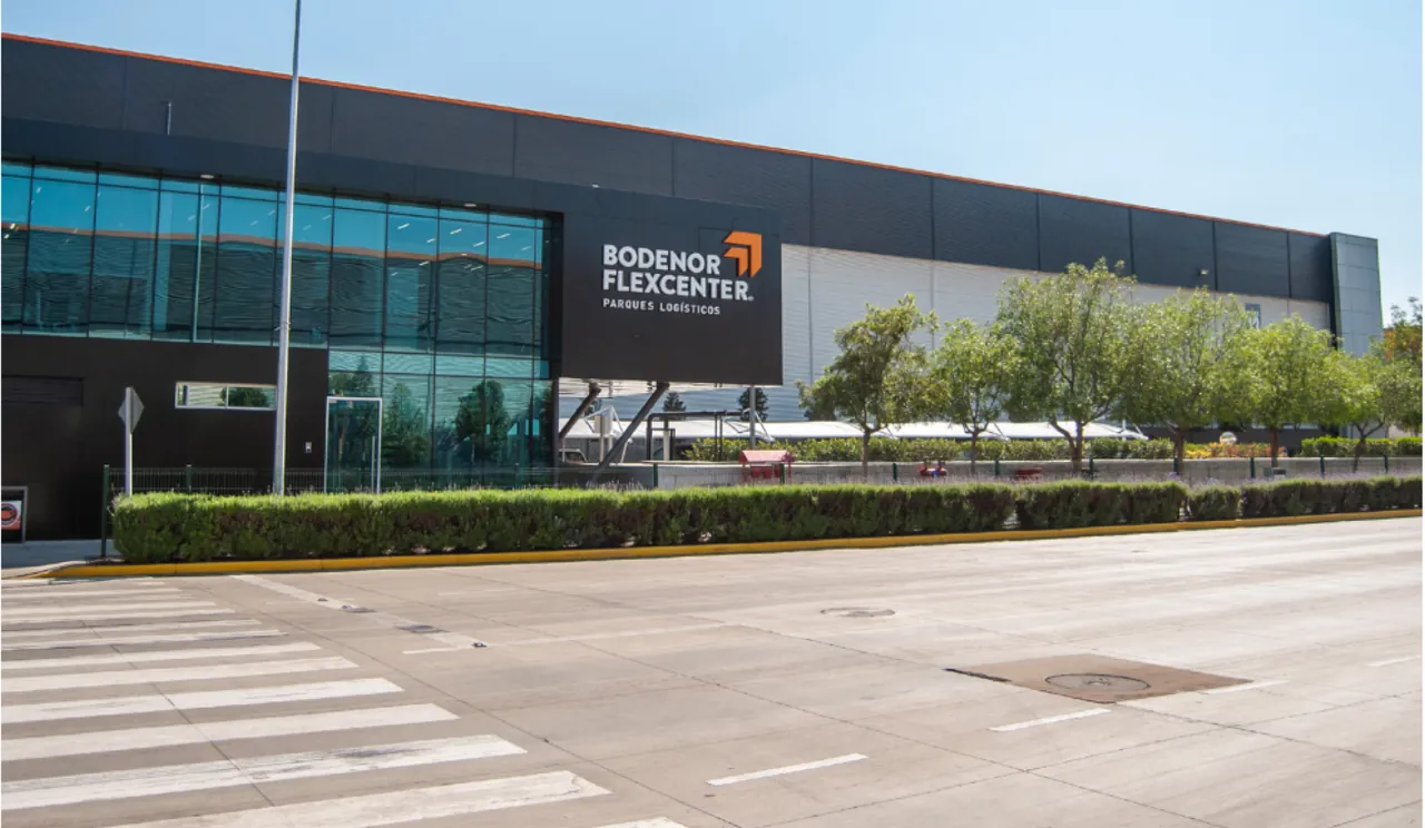 Fachada del parque logístico Bodenor Flexcenter